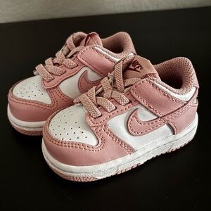 Nike Kids Sneakers in Pink and White
